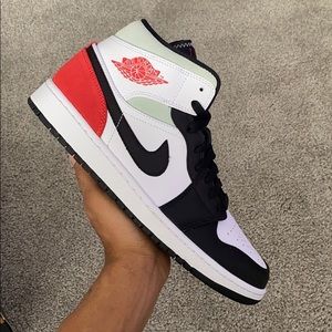 Jordan 1 Mid Union Black Toe